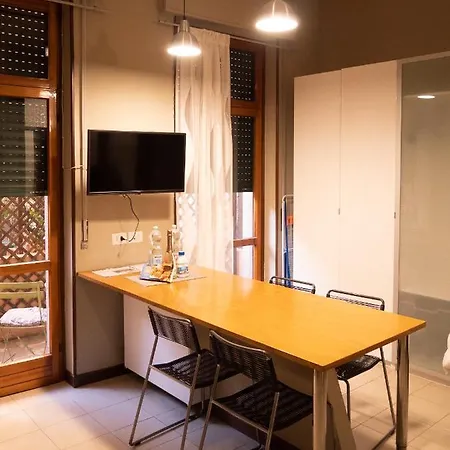 Chambers Short - Via Gezio Calini - 2 Studio Flats Брешия